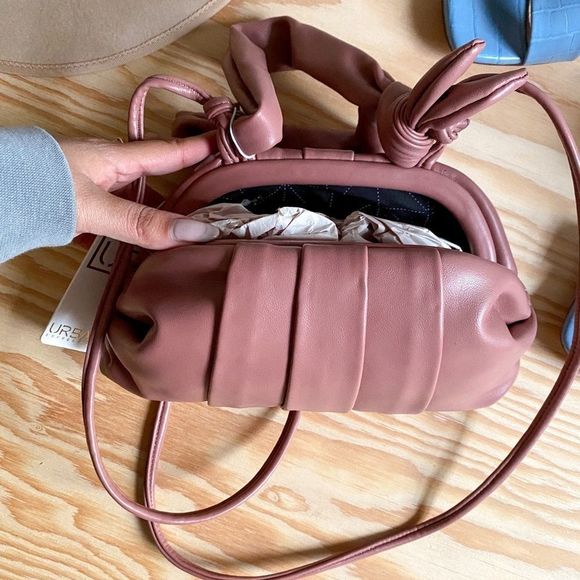 Pink crossbody soft vegan leather bag - Picture 4 of 5